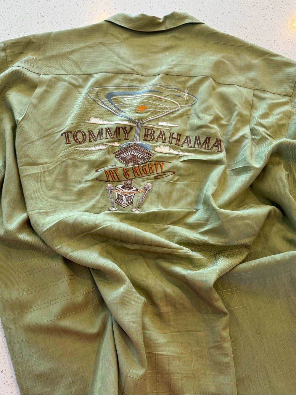XL Tommy Bahama Men’s Dry Mighty Embroidered 100% Silk Shirt Green Button Beach